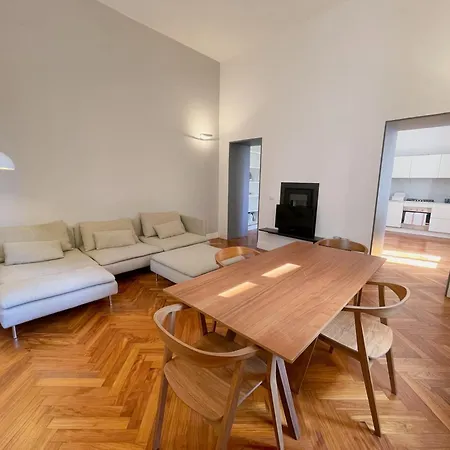 Apartment Mirabello Apt, Elegant And Shiny, 2bdr Ac, 2 Bth, Private Parking!
