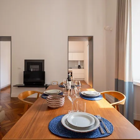 شقة Mirabello Apt, 2 Ac, 2 Bagni, Area Pedonale, Montacarichi Per Valigie, Garage Privato A 600mt, Life