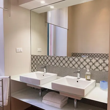 Mirabello Apt, Elegant, 2bdr Ac, 2 Bth, Pedestrian Area, Private Parking 600 Mt Far, Life Apartment *